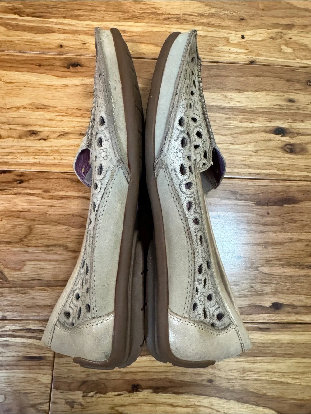 Taos Expose Driving Loafers Size 8 Slip-On Leather Laser Cut Flats